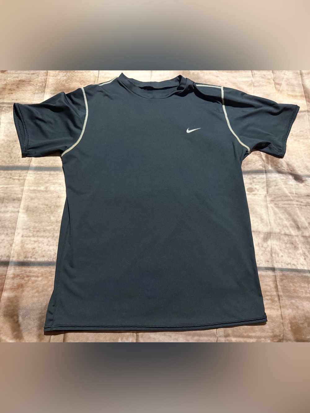 Nike Black Short-Sleeve Athletic Tee with Light Contrast Stitching